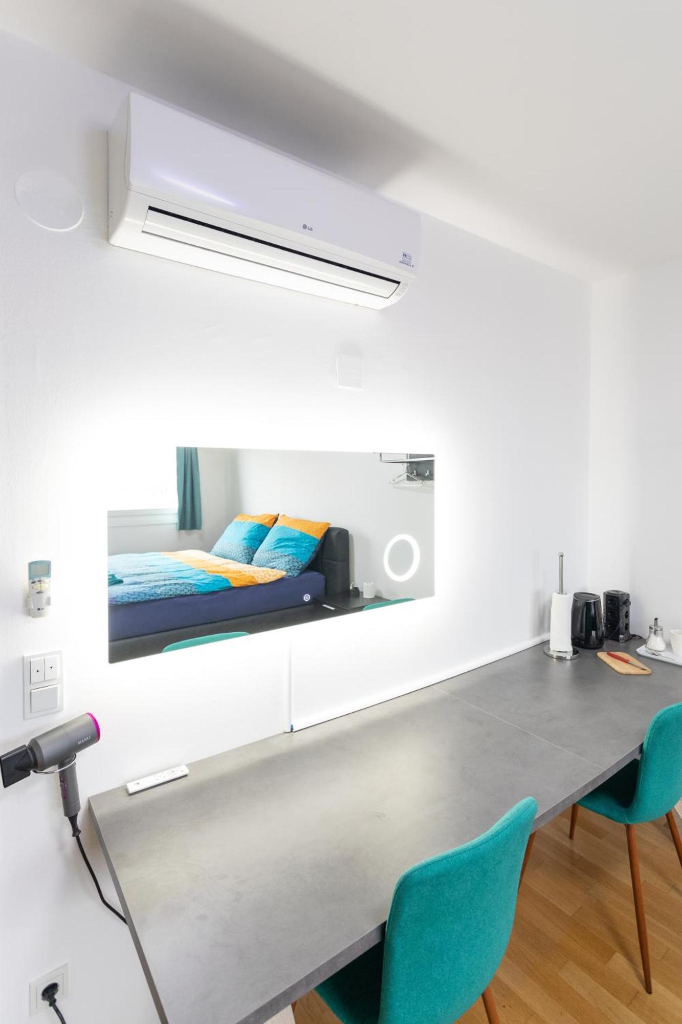 Private Room With Ac- Microwave, Personal Fridge & Metro Access - 7 Min To Center Viyana Dış mekan fotoğraf